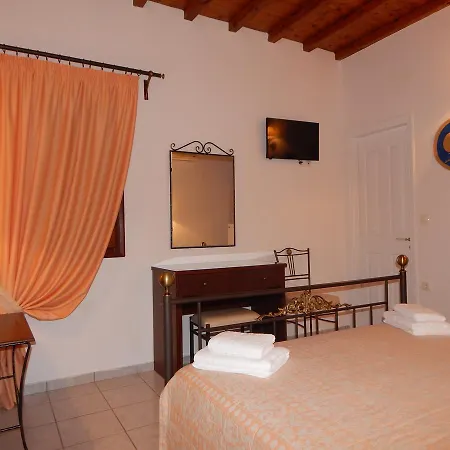 Nisiotiko House In Tinos Near The Panzió 4*