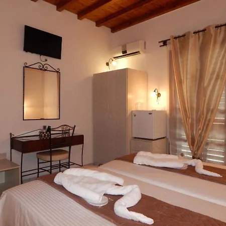 Panzió Nisiotiko House In Tinos Near The 4*