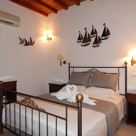 Nisiotiko House In Tinos Near The Panzió 4*