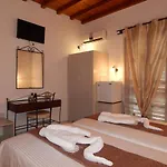 Bed & Breakfast Nisiotiko House In Tinos Near The 4*