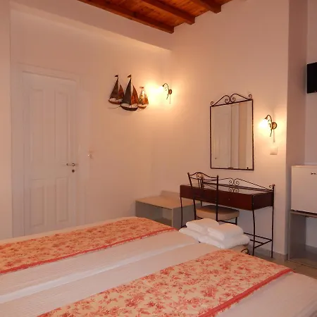Oda ve Kahvaltı Nisiotiko House In Tinos Near The